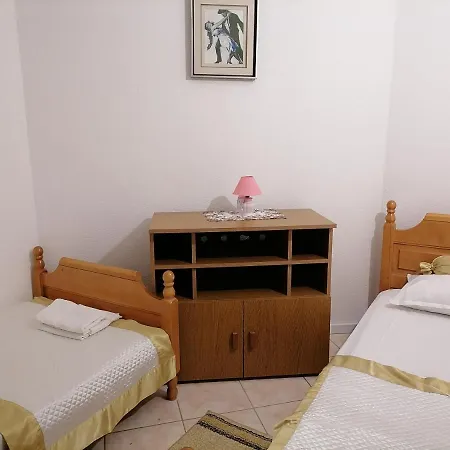 Apartment 3a, First Floor *