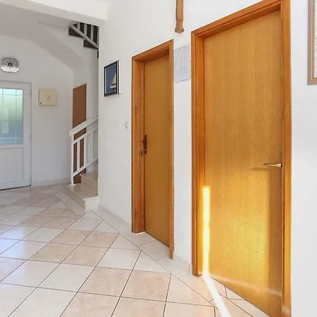 3a, First Floor Apartment
